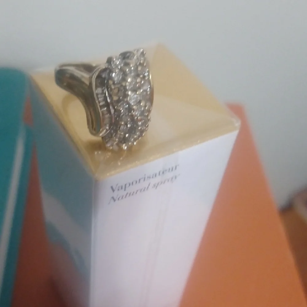 Elegant Silver Diamond Ring